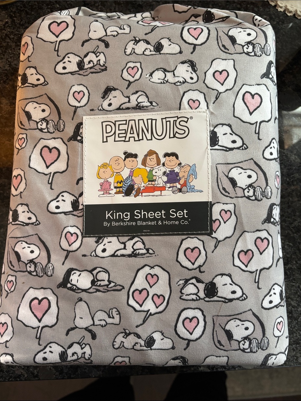 Peanuts Gray and Pink Snoopy Heart King Sheet Set